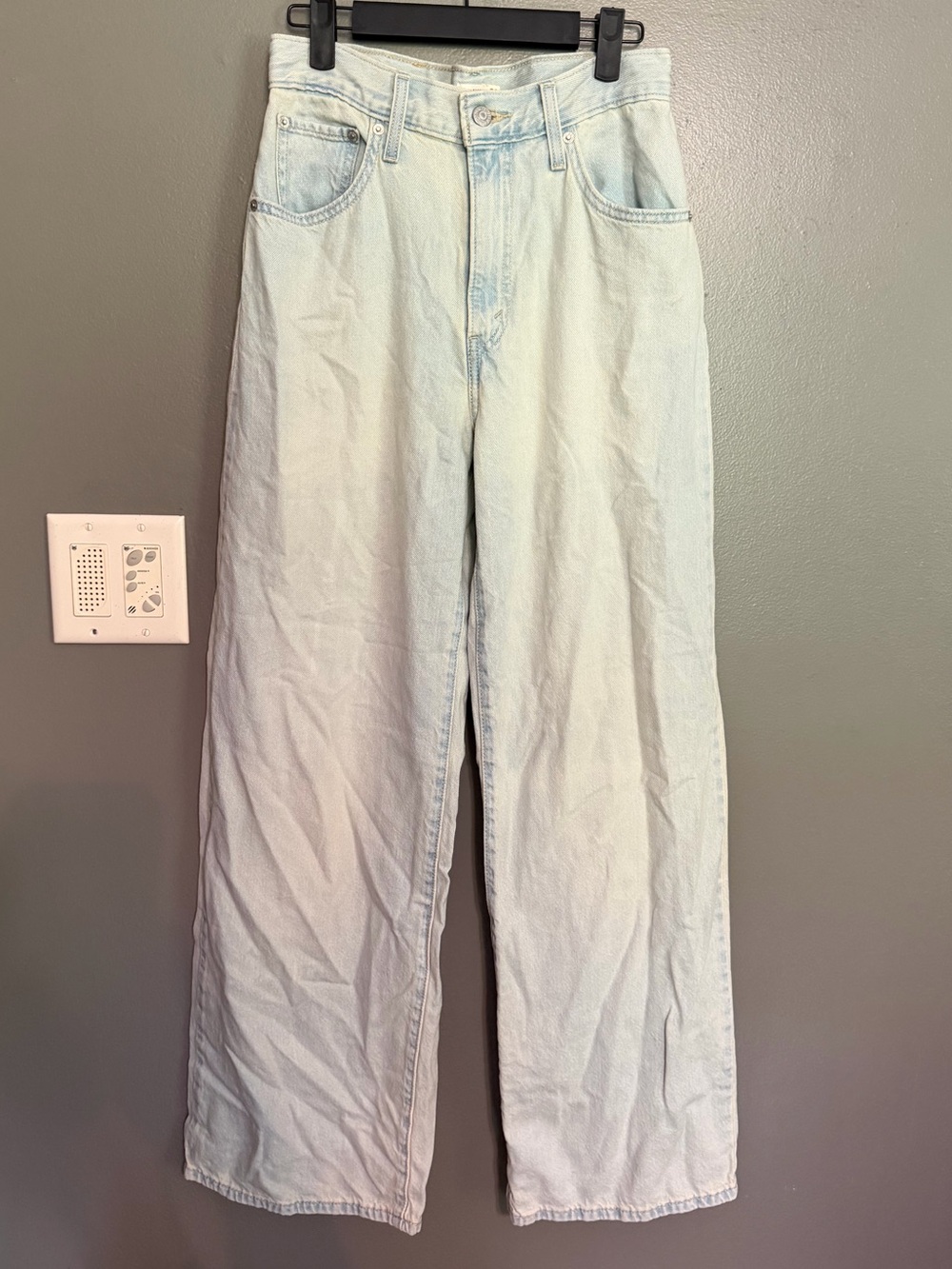 NWOT Levi’s High Rise Cinch Baggy Wide Leg Jeans Size 26